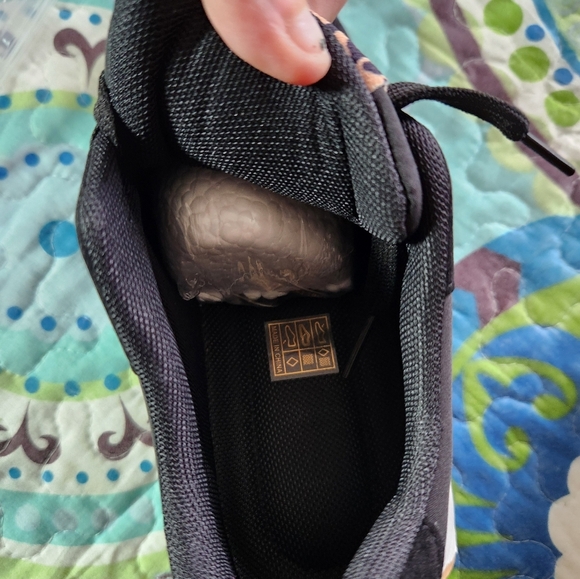 Nwot womens sneakers - Picture 6 of 8